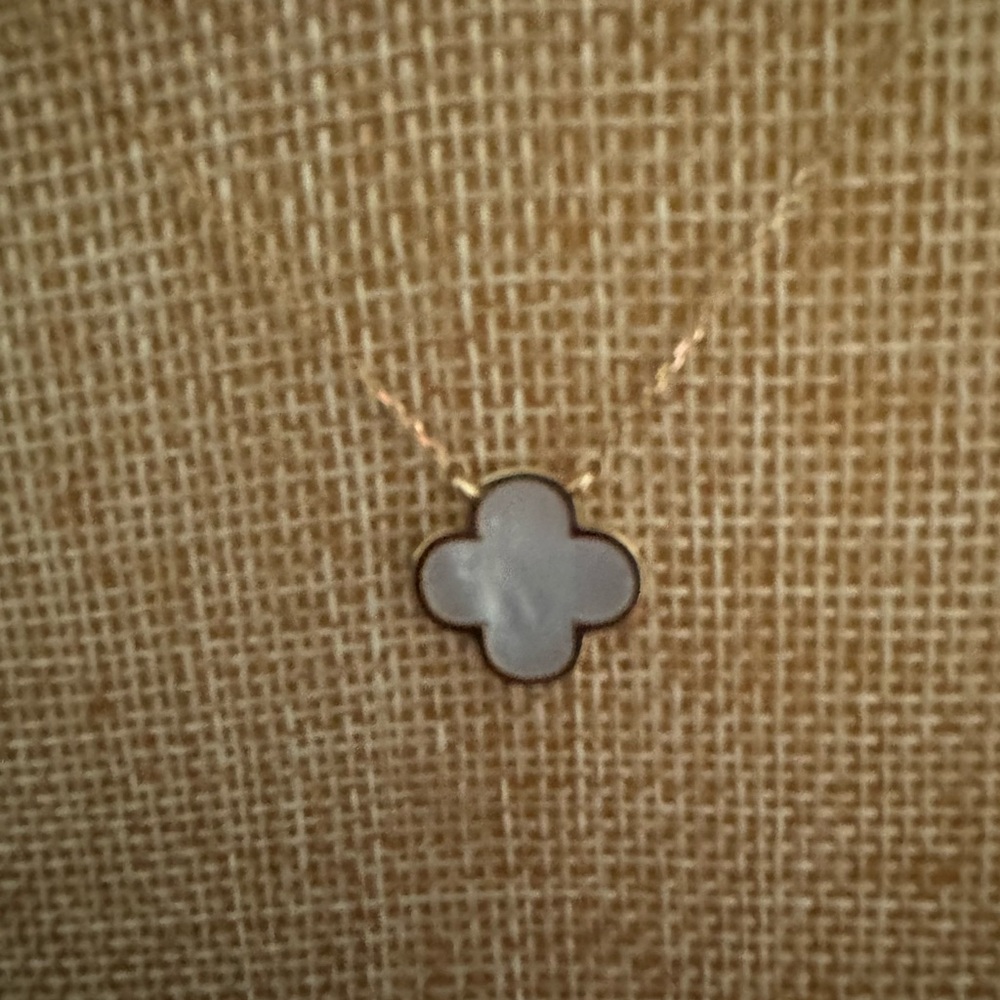 14KT yellow gold clover leaf necklace